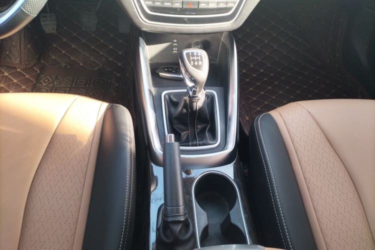 Used BAIC Changhe A6 2018 1.5L Manual Luxury Edition Gear Lever
