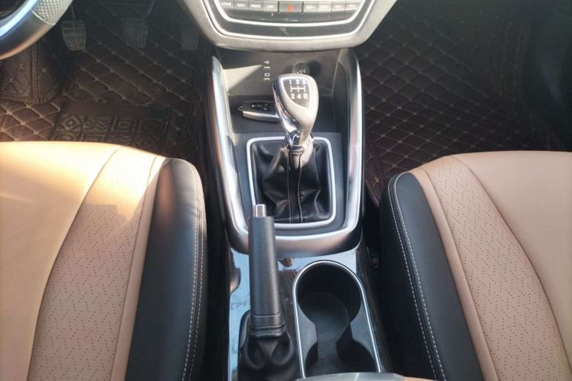 Used BAIC Changhe A6 2018 1.5L Manual Luxury Edition Gear Lever