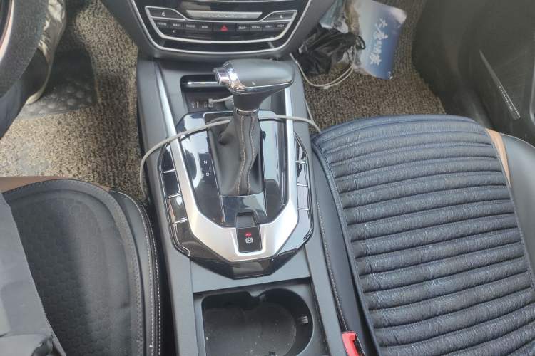 Used BAIC Changhe A6 2018 1.5L CVT Luxury Edition Gear Lever