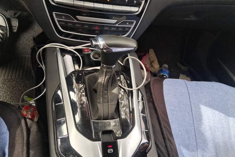 Used BAIC Changhe A6 2018 1.5L CVT Luxury Edition Gear Lever