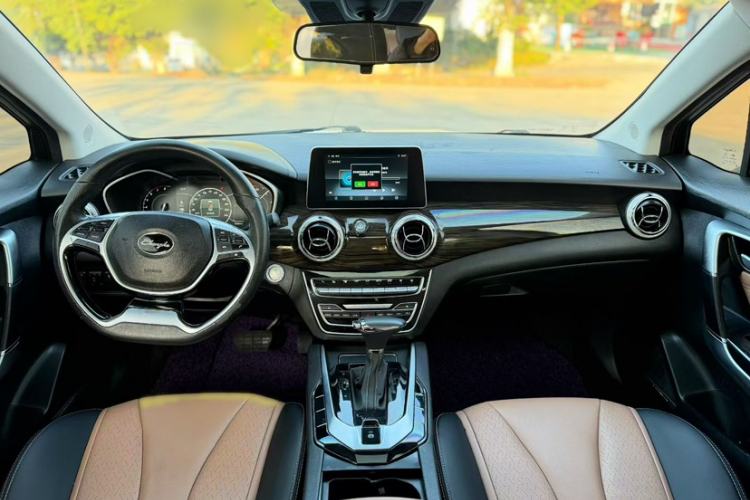 Used BAIC Changhe A6 2018 1.5L CVT Luxury Edition Interior 2