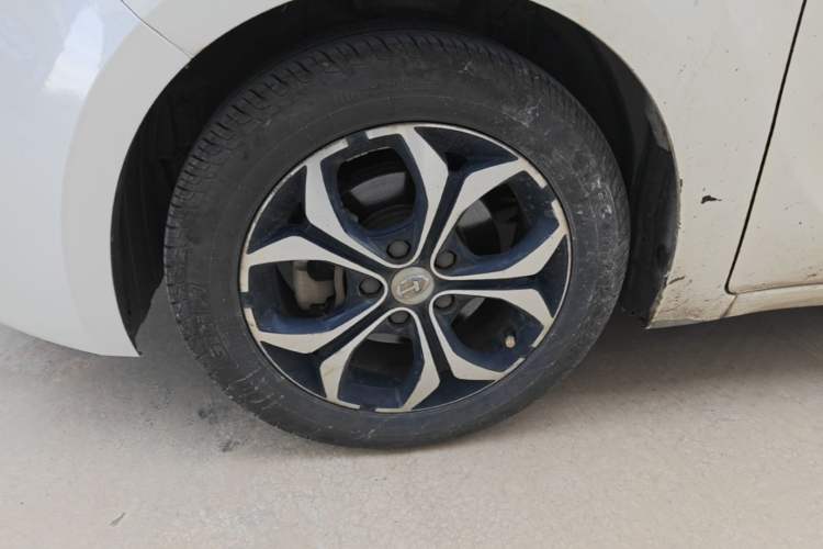 Used BAIC Changhe A6 2018 1.5L CVT Luxury Edition Left Front Wheel Hub