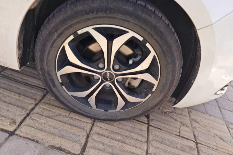 Used BAIC Changhe A6 2018 1.5L CVT Luxury Edition Right Front Wheel Hub