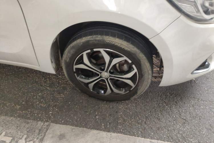 Used BAIC Changhe A6 2018 1.5L Manual Elite Edition Right Front Wheel Hub