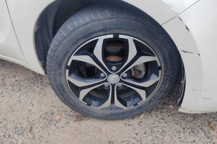 Used BAIC Changhe A6 2018 1.5L CVT Elite Edition Right Front Wheel Hub