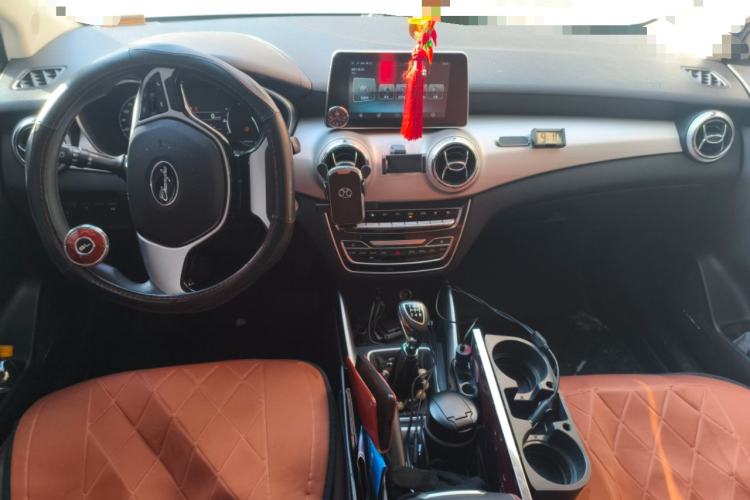 Used BAIC Changhe A6 2019 1.5L Manual Elite Edition Center Console