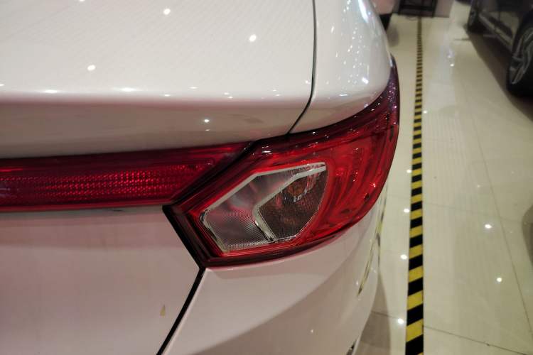 Used BAIC Changhe A6 2019 1.5L Manual Elite Edition Exterior 3