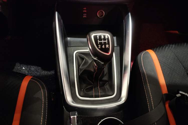 Used BAIC Changhe A6 2019 1.5L Manual Elite Edition Gear Lever