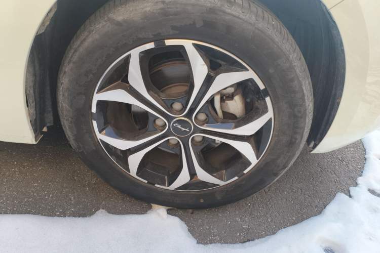 Used BAIC Changhe A6 2019 1.5L Manual Elite Edition Right Front Wheel Hub