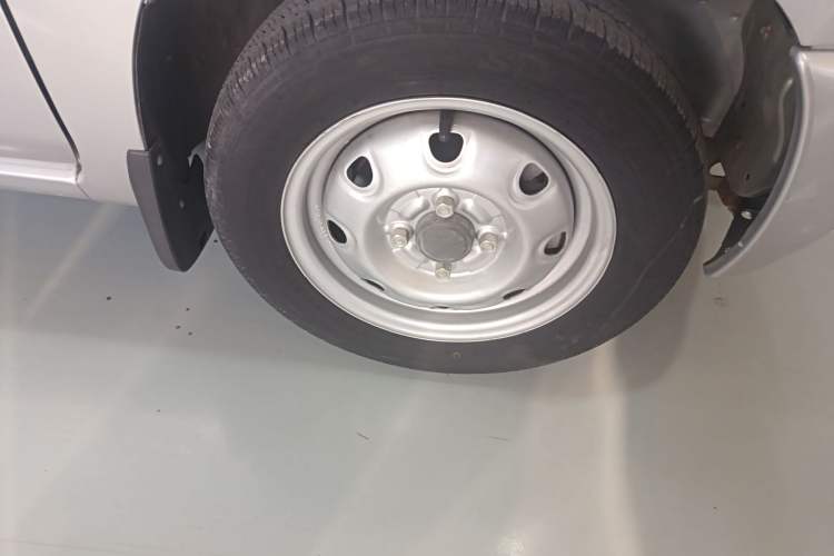 Used BAIC Changhe EC100 2020 EC100 Comfort Model Right Front Wheel Hub