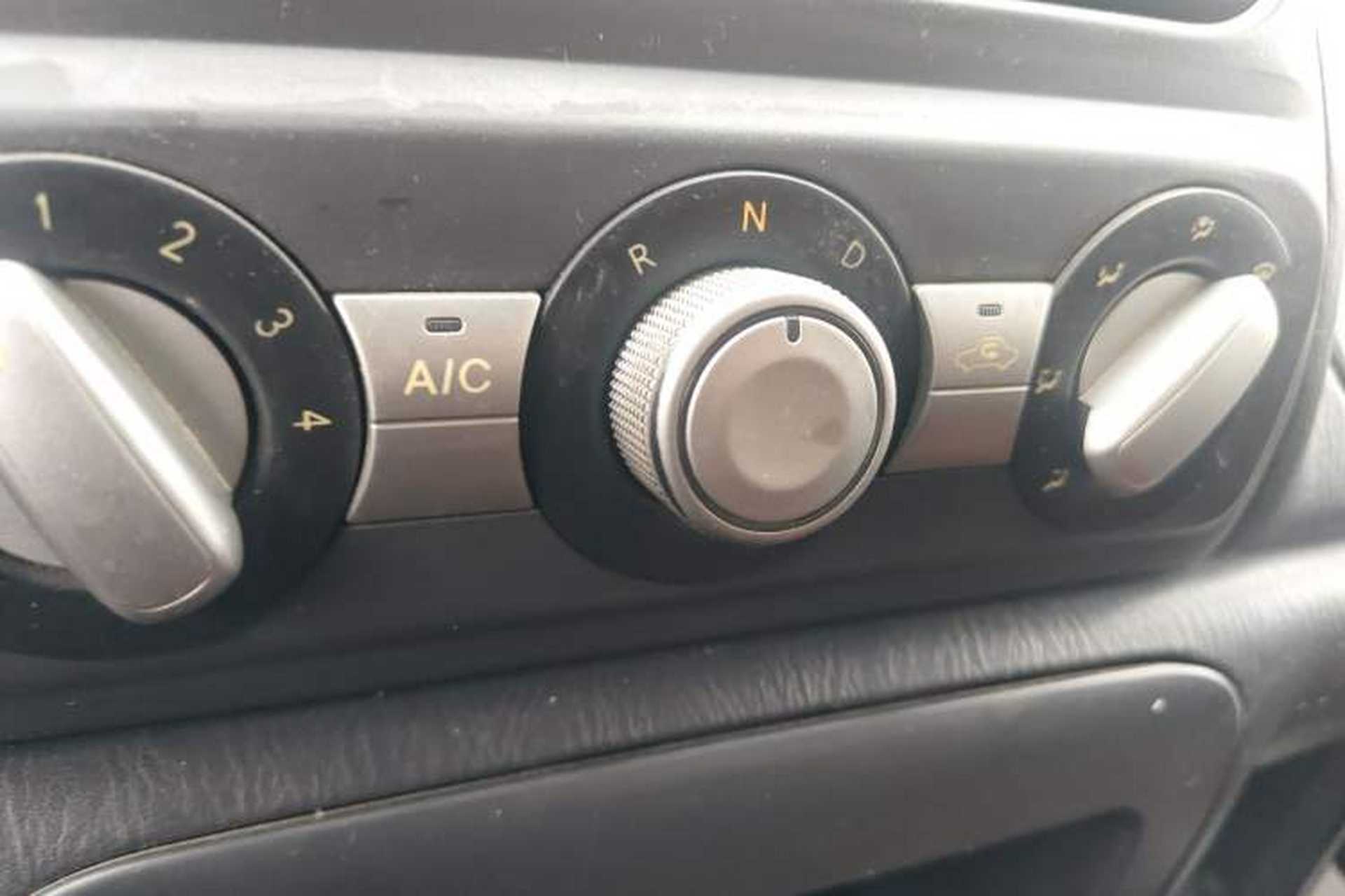 Used BAIC Changhe EV2 2019 Updated Version 10° Edition 1.8kW On-board Charger Gear Lever