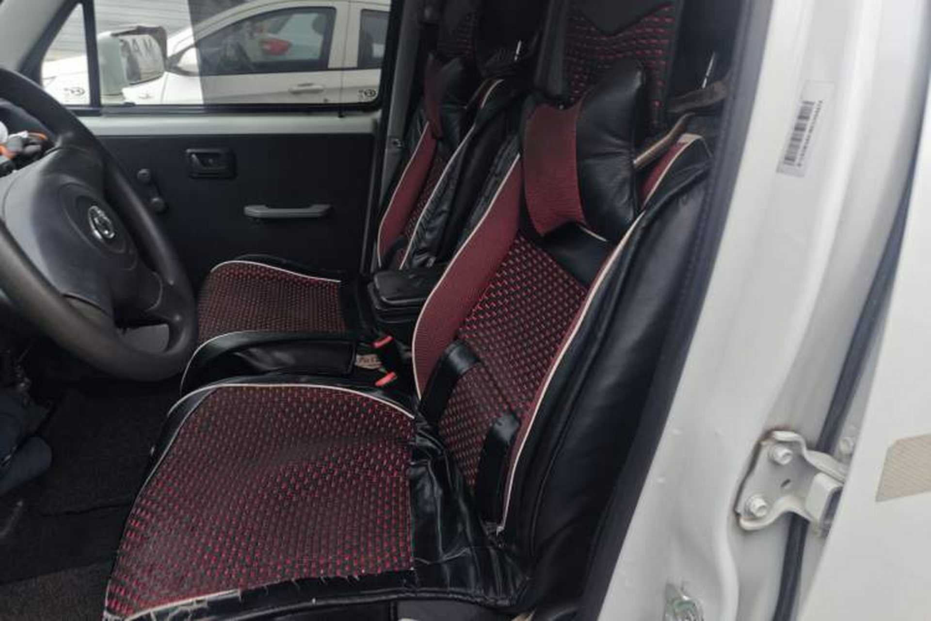 Used BAIC Changhe EV2 2019 Updated Version 10° Edition 1.8kW On-board Charger Left Rear Seat