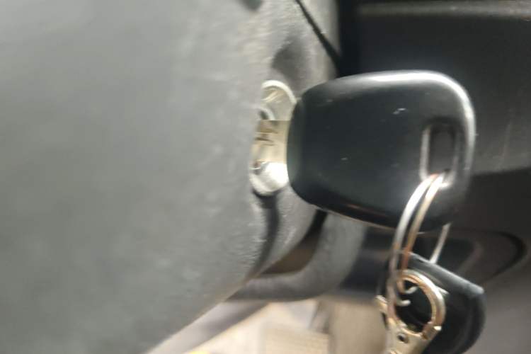Used BAIC Changhe EV2 2019 Updated Version 10° Edition 1.8kW On-board Charger Vehicle Key