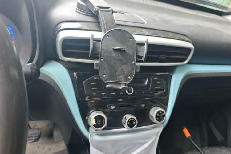 Used BAIC Changhe EV5 2019 270KM range version Audio And AC Panel