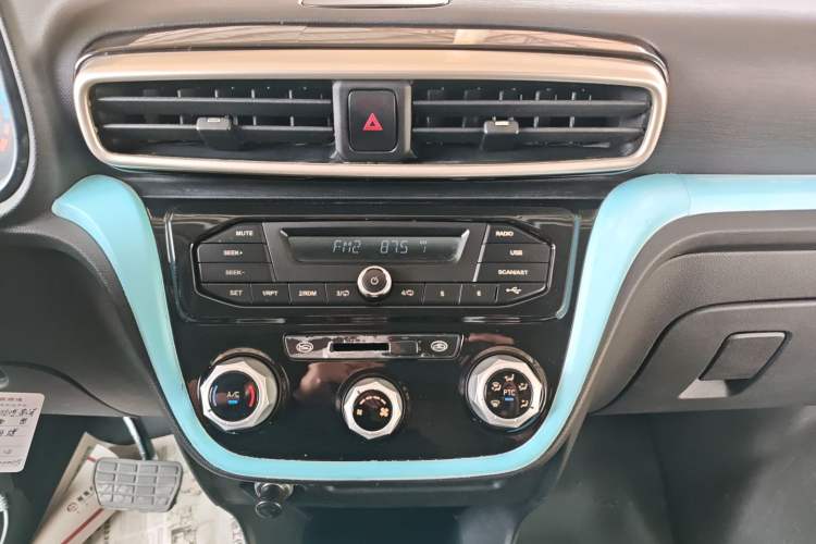Used BAIC Changhe EV5 2019 210KM range version Audio And AC Panel