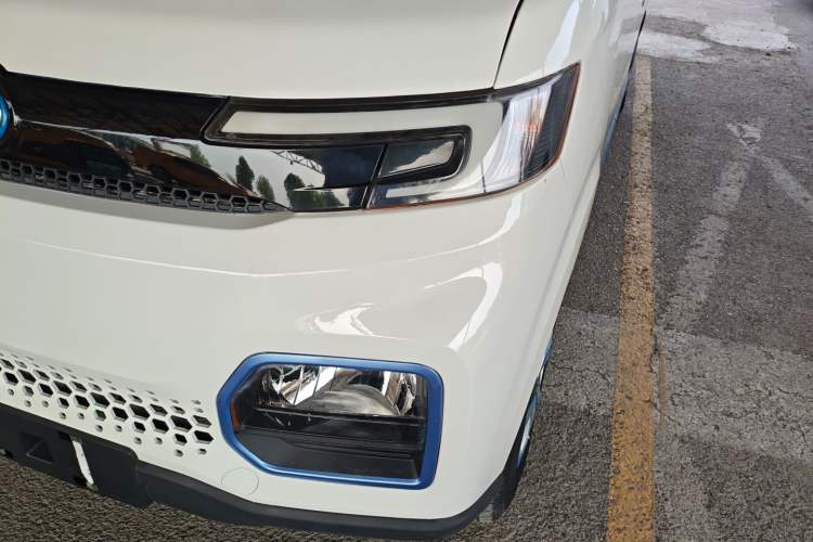 Used BAIC Changhe EV5 2019 210KM range version Left Front Headlight