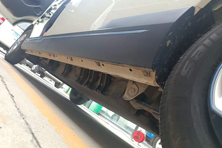 Used BAIC Changhe EV5 2019 270KM range version Left Side Sill