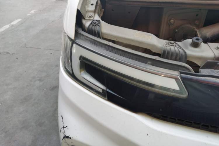 Used BAIC Changhe EV5 2019 210KM range version Right Front Headlight