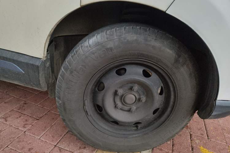 Used BAIC Changhe EV5 2019 270KM range version Right Front Wheel Hub