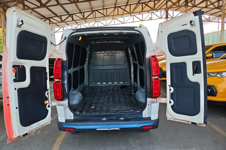 Used BAIC Changhe EV5 2019 210KM range version Trunk