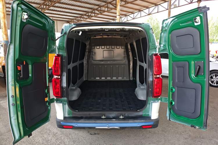 Used BAIC Changhe EV5 2019 210KM range version Trunk