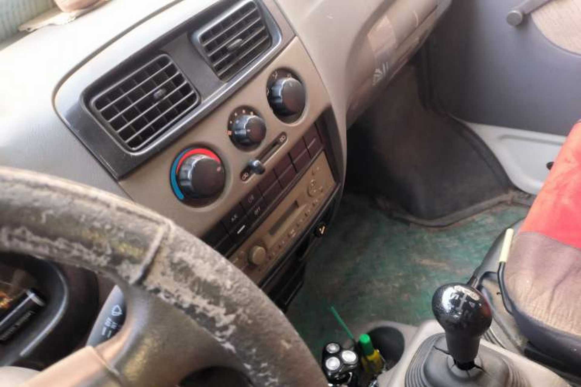 Used BAIC Changhe Fortune 2012 1.2L base model Audio And AC Panel