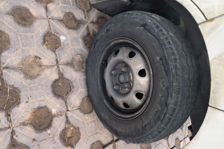 Used BAIC Changhe Fortune 2012 1.2L base model Right Front Wheel Hub