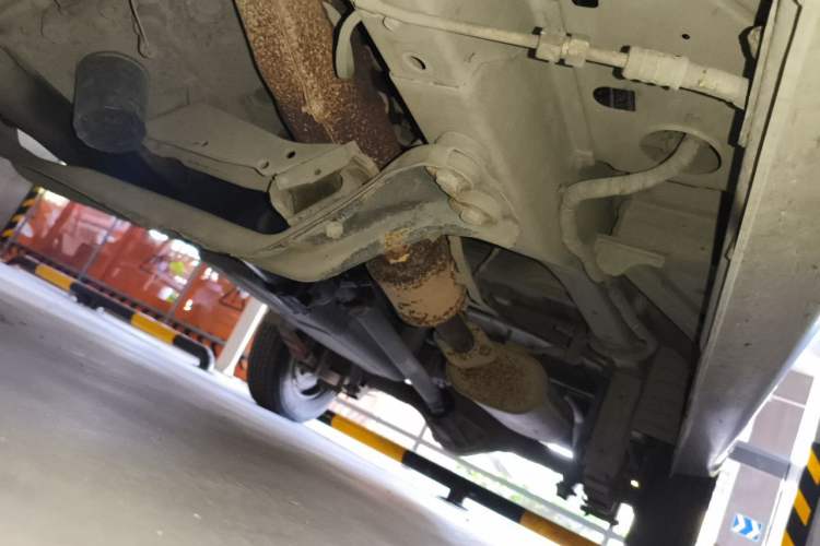 Used BAIC Changhe Freedom 2011 1.0L Hongyun Edition STD Model DA465QE Chassis Front Left