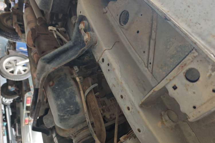 Used BAIC Changhe Freedom 2011 1.0L Hongyun Edition EC Type DA465QE Chassis Front Right