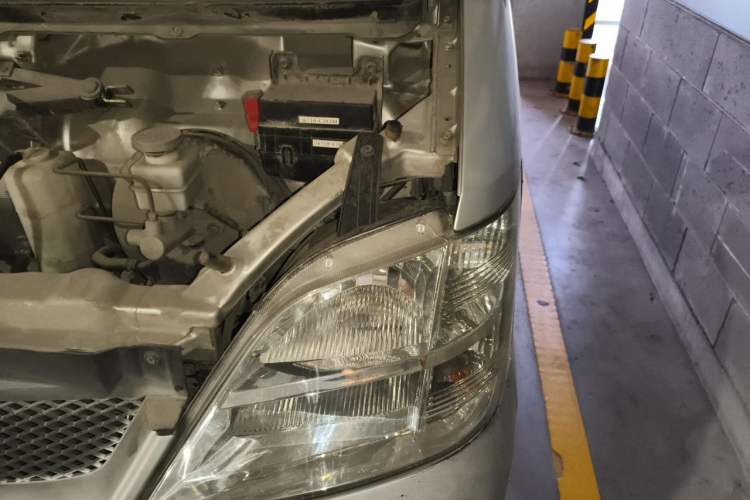 Used BAIC Changhe Freedom 2011 1.0L Hongyun Edition STD Model DA465QE Engine Bay Left