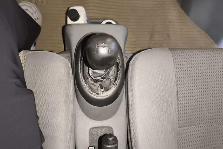 Used BAIC Changhe Freedom 2011 1.0L Hongyun Edition STD Model DA465QE Gear Lever