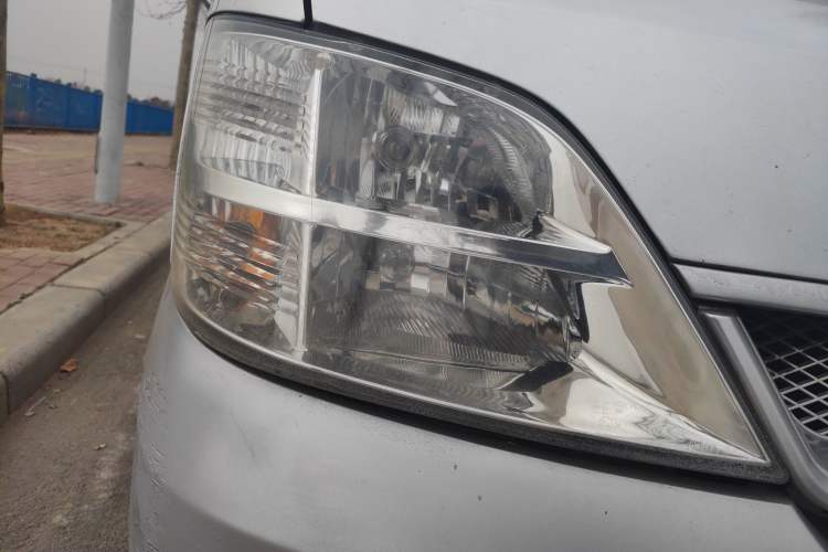 Used BAIC Changhe Freedom 2011 1.0L Hongyun Edition EC Type DA465QA Right Front Headlight