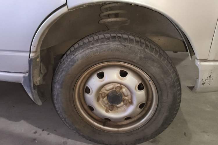 Used BAIC Changhe Freedom 2011 1.0L Hongyun Edition STD Model DA465QE Right Front Wheel Hub