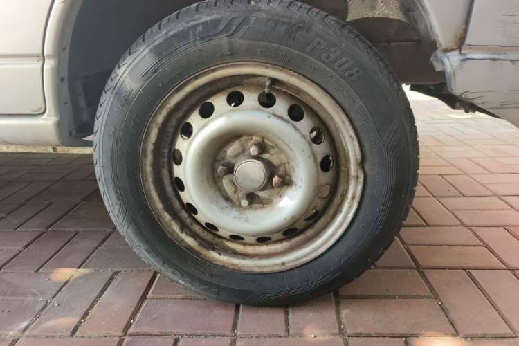 Used BAIC Changhe Freedom 2011 1.0L Hongyun Edition EC Type DA465QA Right Front Wheel Hub