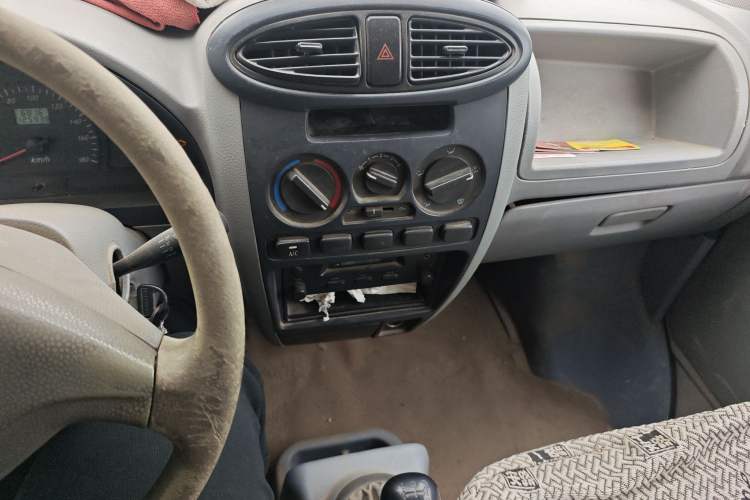 Used BAIC Changhe Freedom 2014 1.0L Hongyun Edition Economy Model DA465QA Audio And AC Panel