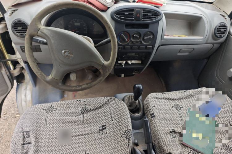 Used BAIC Changhe Freedom 2014 1.0L Hongyun Edition Economy Model DA465QA Center Console