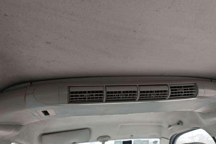 Used BAIC Changhe Freedom 2014 1.0L Hongyun Edition Economy Model DA465QA Headliner