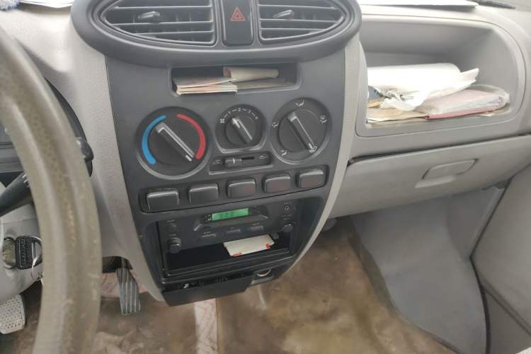 Used BAIC Changhe Freedom 2014 1.0L Hongyun Edition Economy Model DA465QA Audio And AC Panel