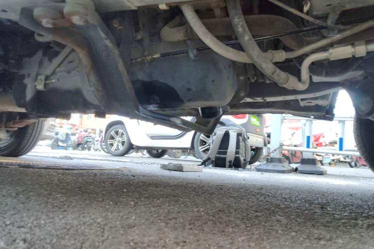 Used BAIC Changhe Freedom 2014 1.0L Hongyun Edition Economy Model DA465QA Chassis Front Right