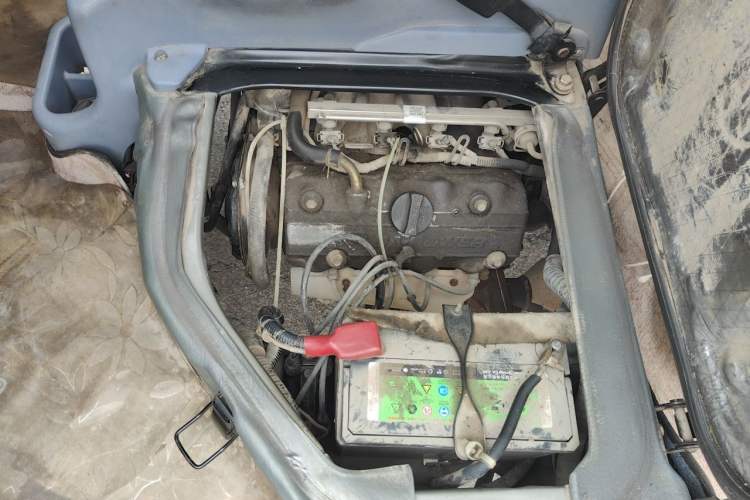 Used BAIC Changhe Freedom 2014 1.0L Hongyun Edition Economy Model DA465QA Engine Bay Left