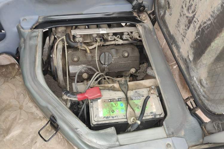 Used BAIC Changhe Freedom 2014 1.0L Hongyun Edition Economy Model DA465QA Engine Bay