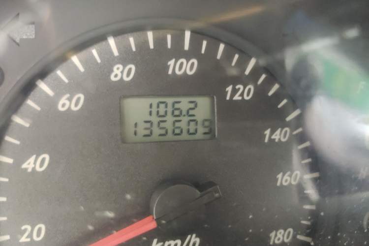 Used BAIC Changhe Freedom 2014 1.0L Hongyun Edition Standard DA465QA Odometer Close Up