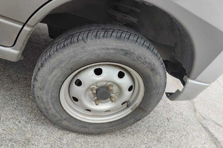 Used BAIC Changhe Freedom 2014 1.0L Hongyun Edition Economy Model DA465QA Right Front Wheel Hub