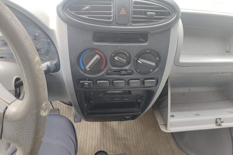 Used BAIC Changhe Freedom 2014 1.0L Hongyun Edition Economy Model DA465QA Audio And AC Panel