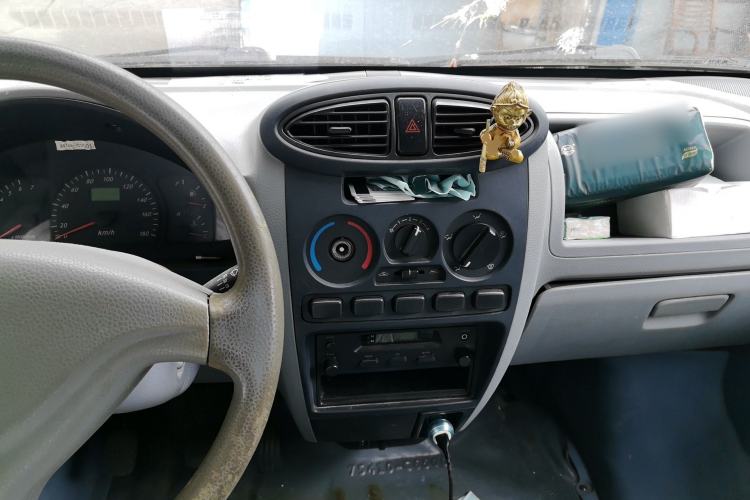 Used BAIC Changhe Freedom 2014 1.0L Hongyun Edition Economy Model DA465QA Center Console