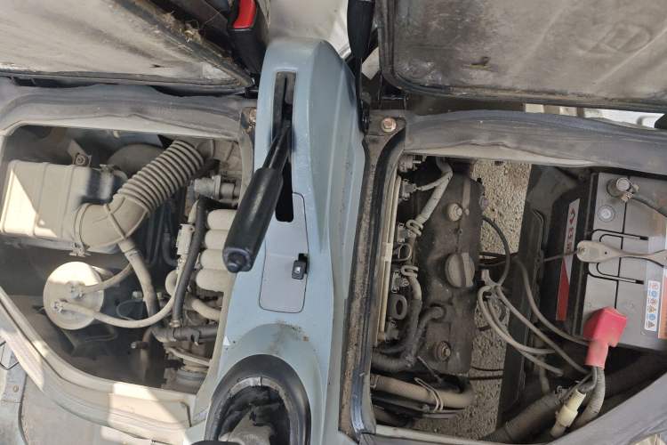 Used BAIC Changhe Freedom 2014 1.0L Hongyun Edition Economy Model DA465QA Engine Bay