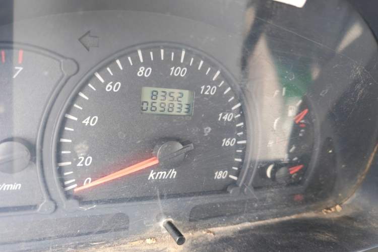 Used BAIC Changhe Freedom 2014 1.2L Hongyun Edition Standard K12B-A Odometer Close Up