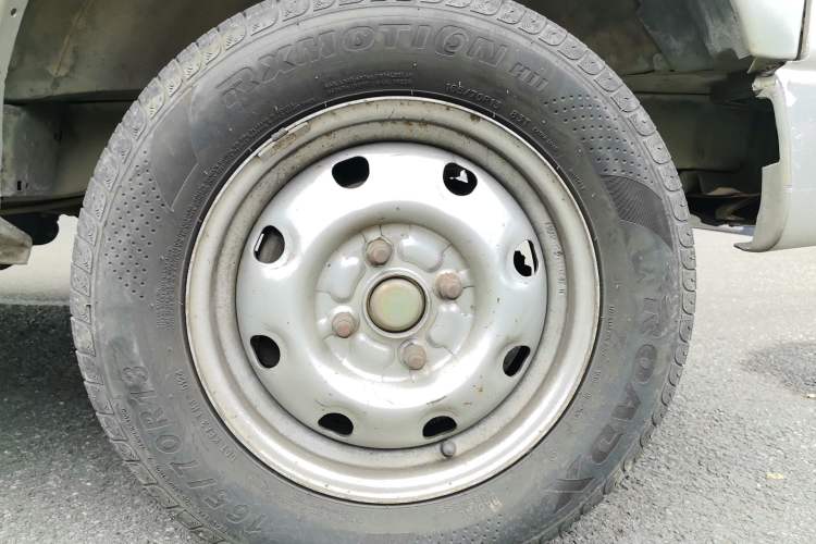 Used BAIC Changhe Freedom 2014 1.0L Hongyun Edition Economy Model DA465QA Right Front Wheel Hub