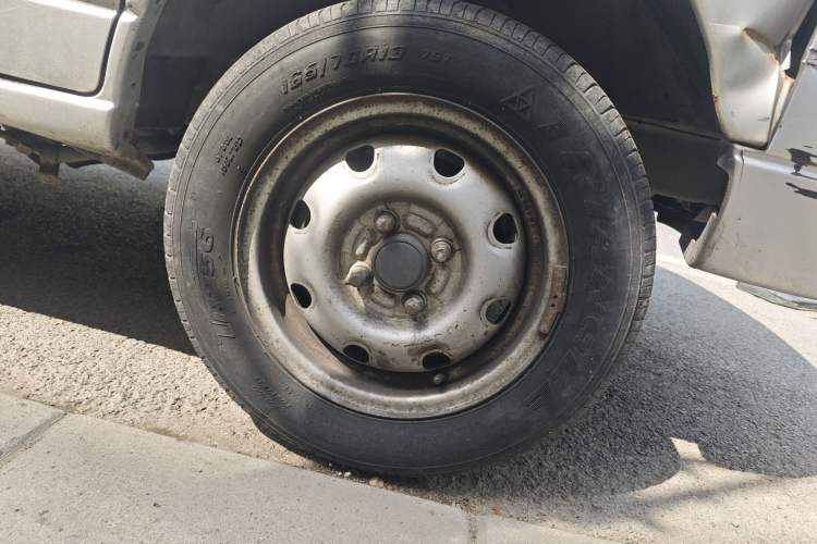 Used BAIC Changhe Freedom 2014 1.0L Hongyun Edition Economy Model DA465QA Right Front Wheel Hub