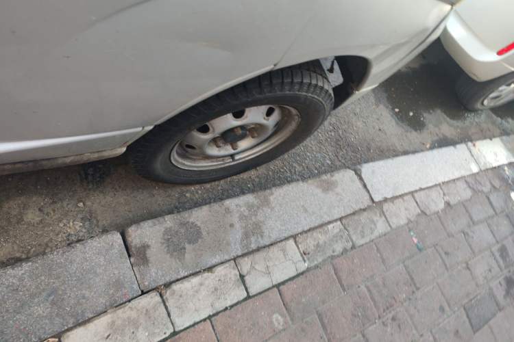 Used BAIC Changhe Freedom 2014 1.0L Hongyun Edition Standard DA465QA Right Front Wheel Hub